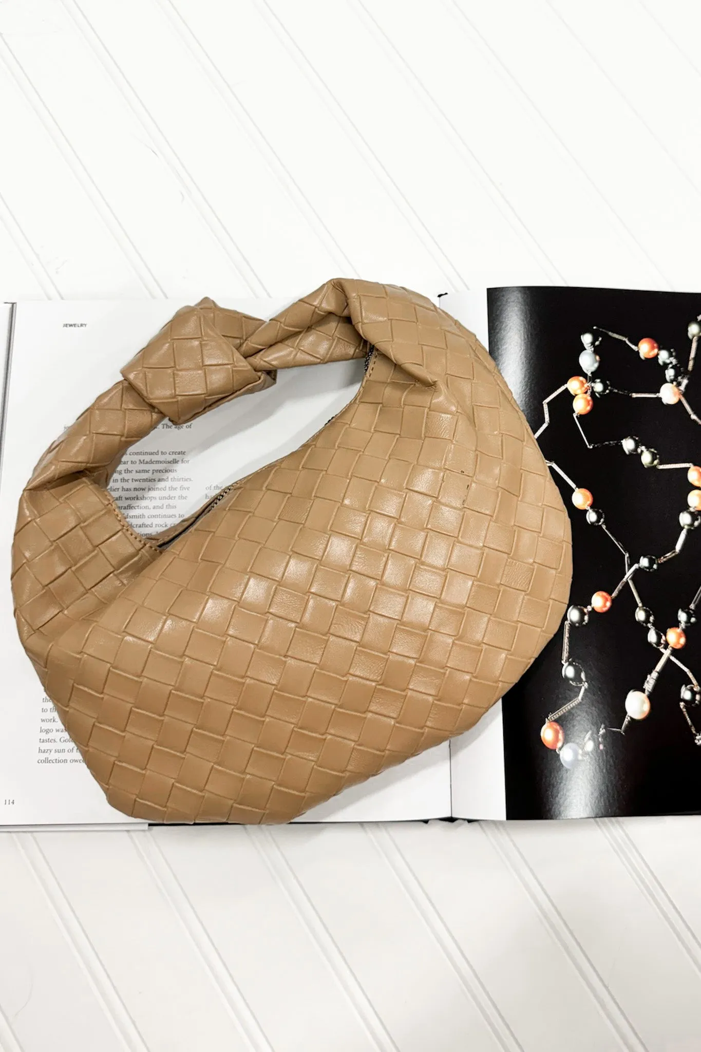 Impressive Detail Woven Knotted Sloucy Hobo Handbag