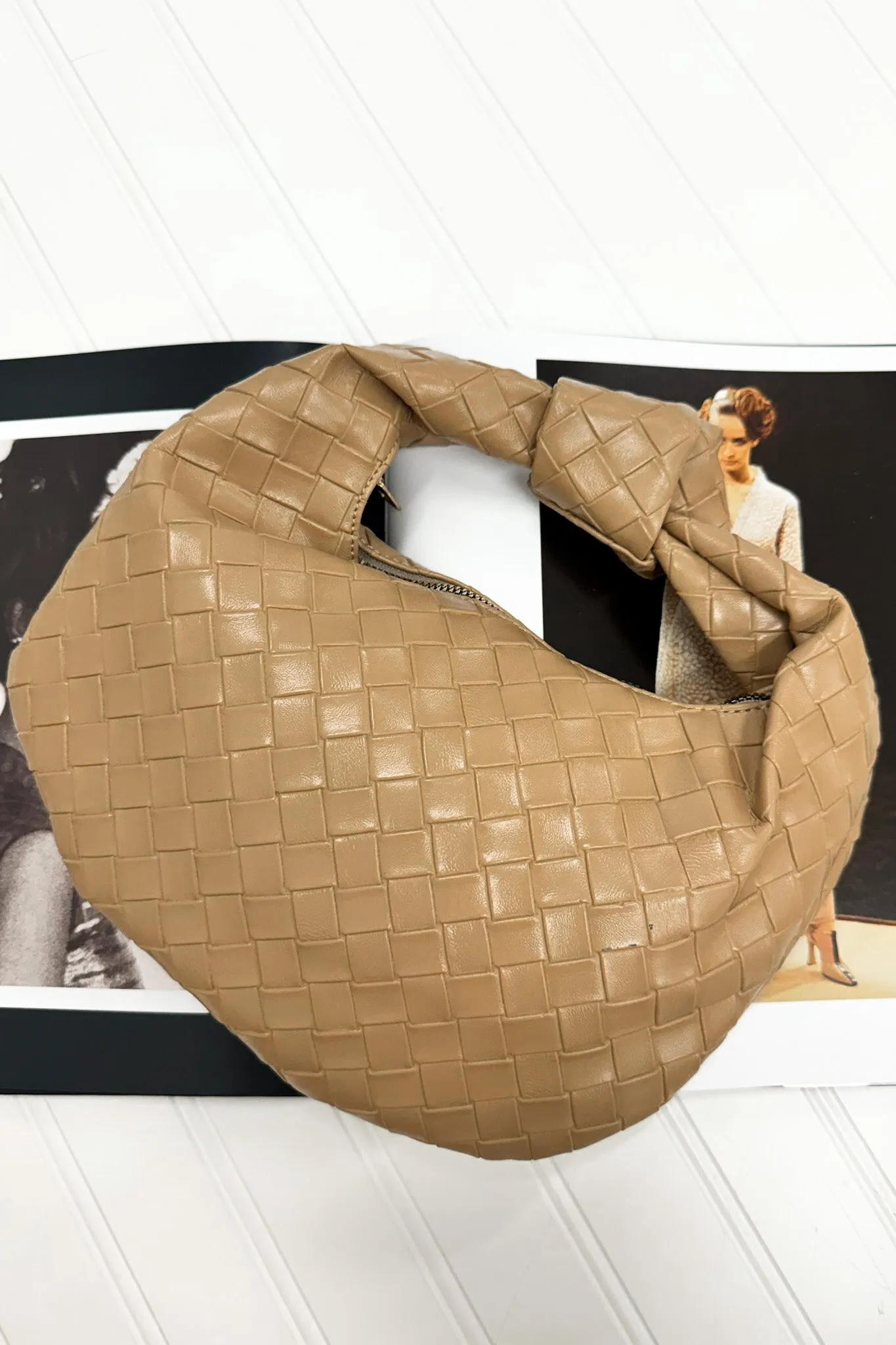 Impressive Detail Woven Knotted Sloucy Hobo Handbag