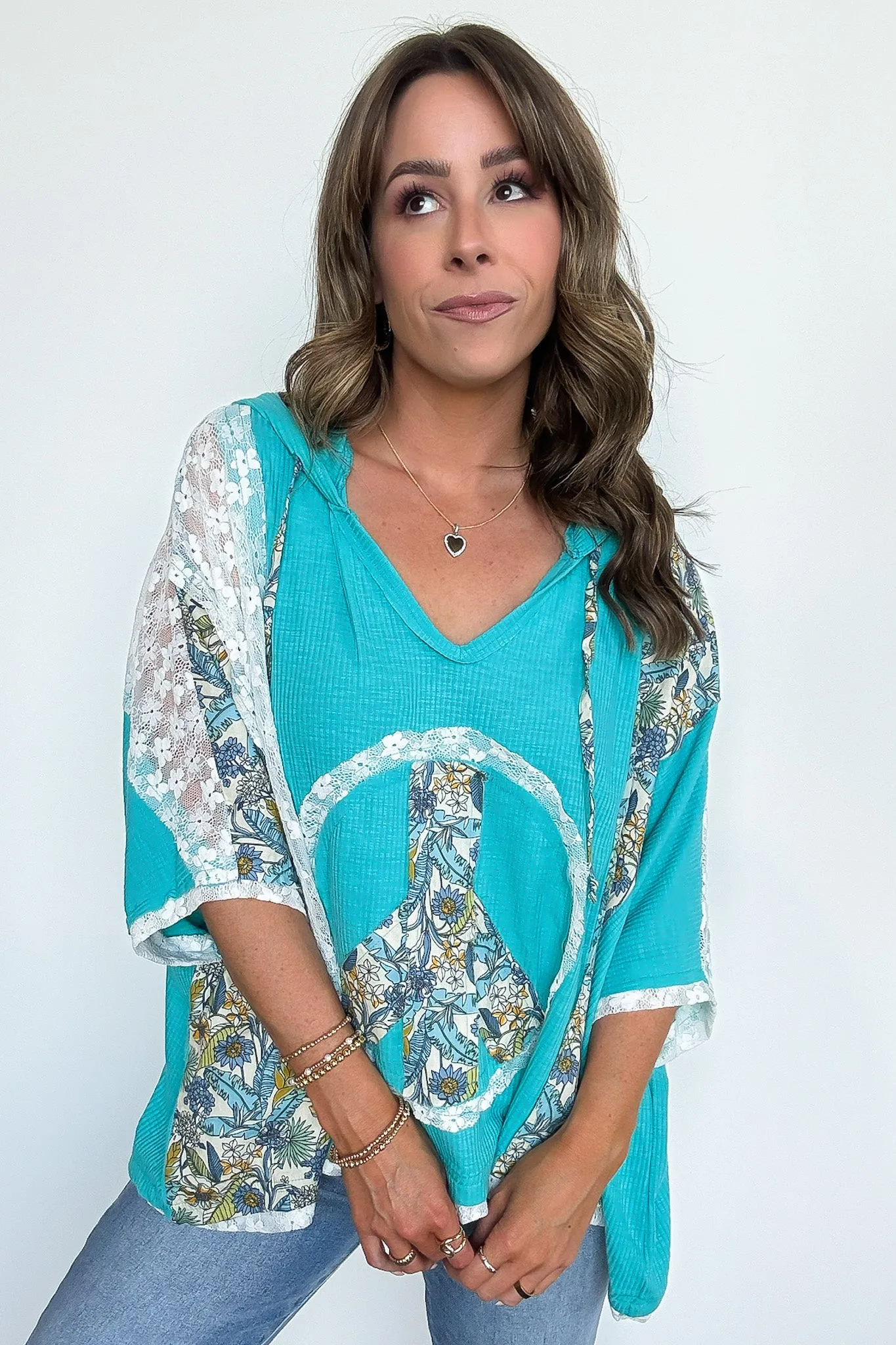 Outta Sight V-Neck Floral Peace Contrast Top