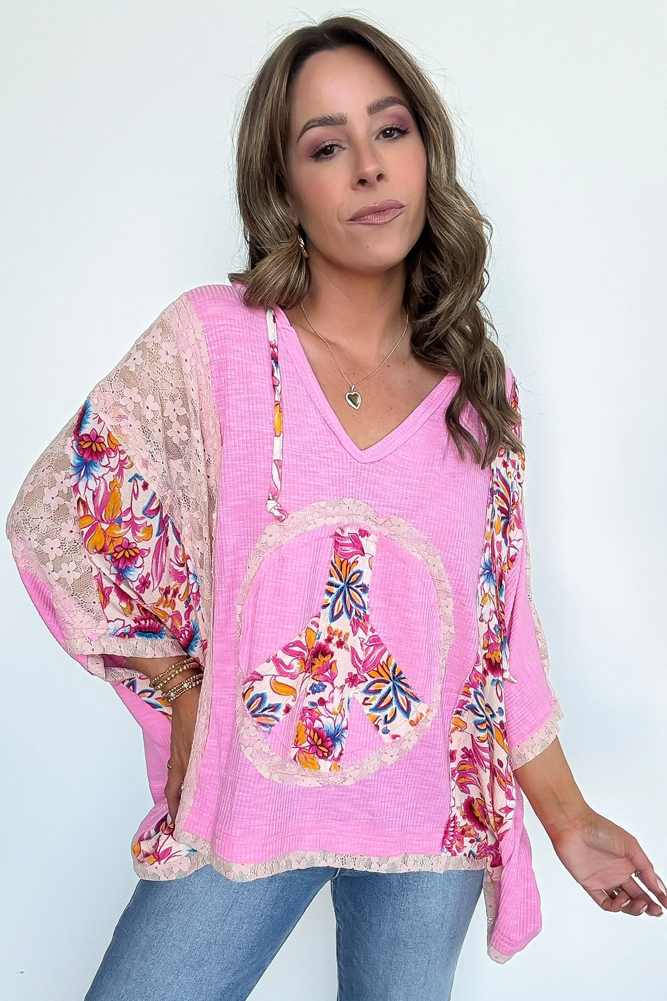 Outta Sight V-Neck Floral Peace Contrast Top