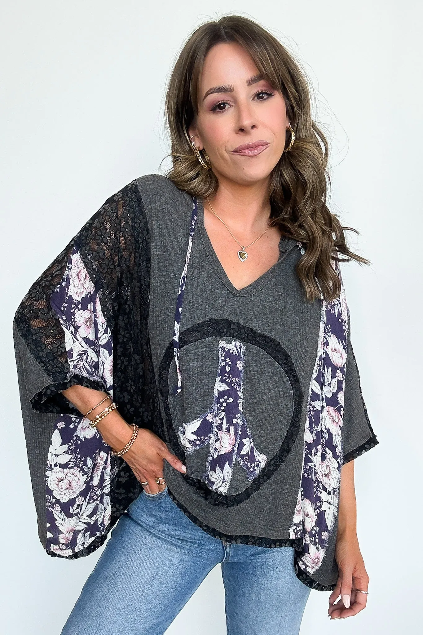 Outta Sight V-Neck Floral Peace Contrast Top